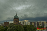 Ein Gewitter zieht auf! Michaelkirchplatz in Berlin-Mitte